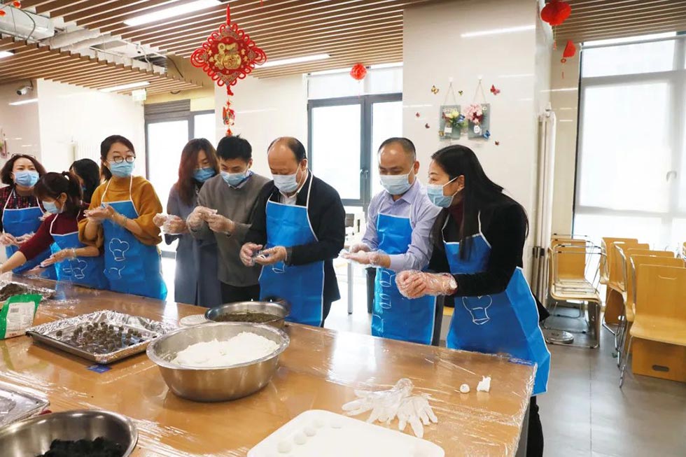 工廠元宵吃湯圓