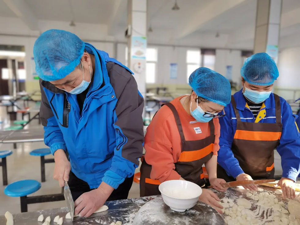 沖床工廠冬至包餃子